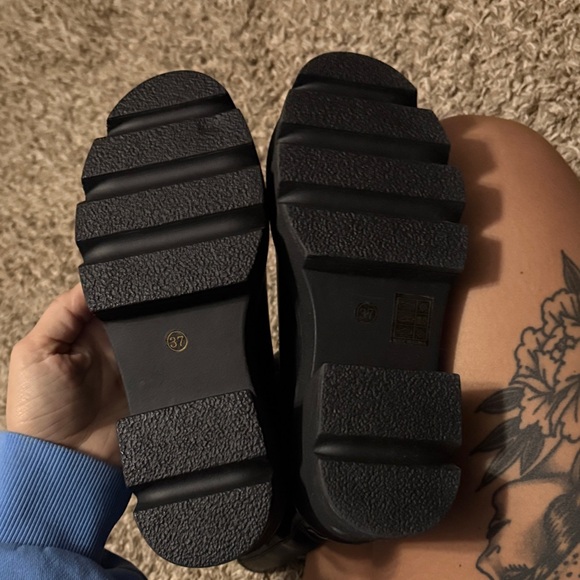 Black Women's Boots with Western Detail - Picture 2 of 4